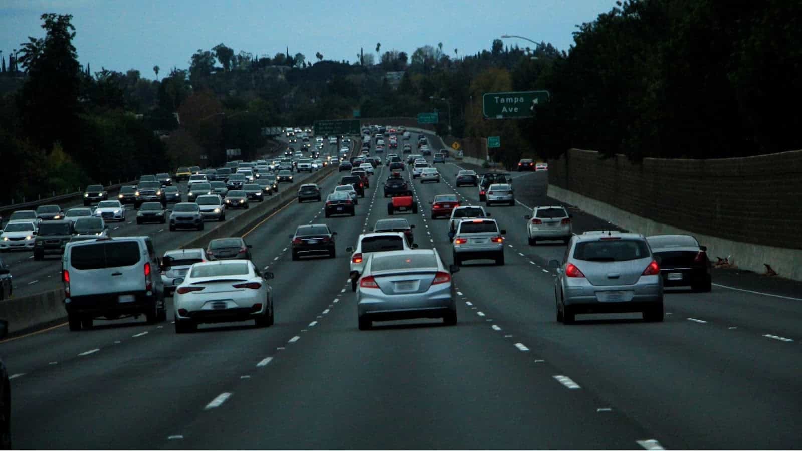 Crossing A Double Yellow Line – i am traffic