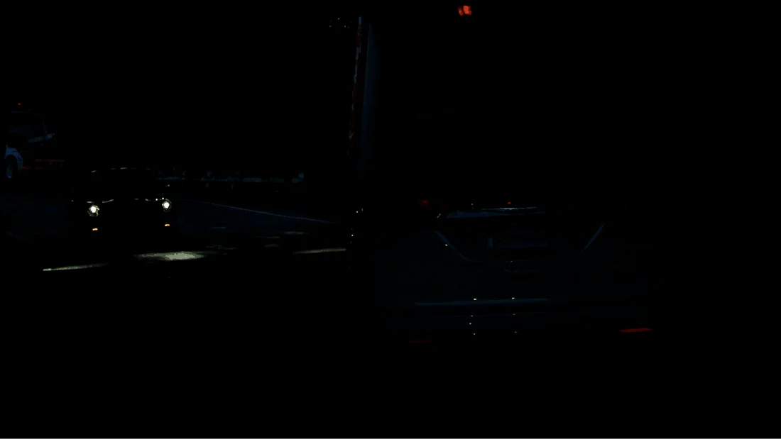 Car Without Light Reflection How to Survive 12 Common Driving Emergencies | Zutobi