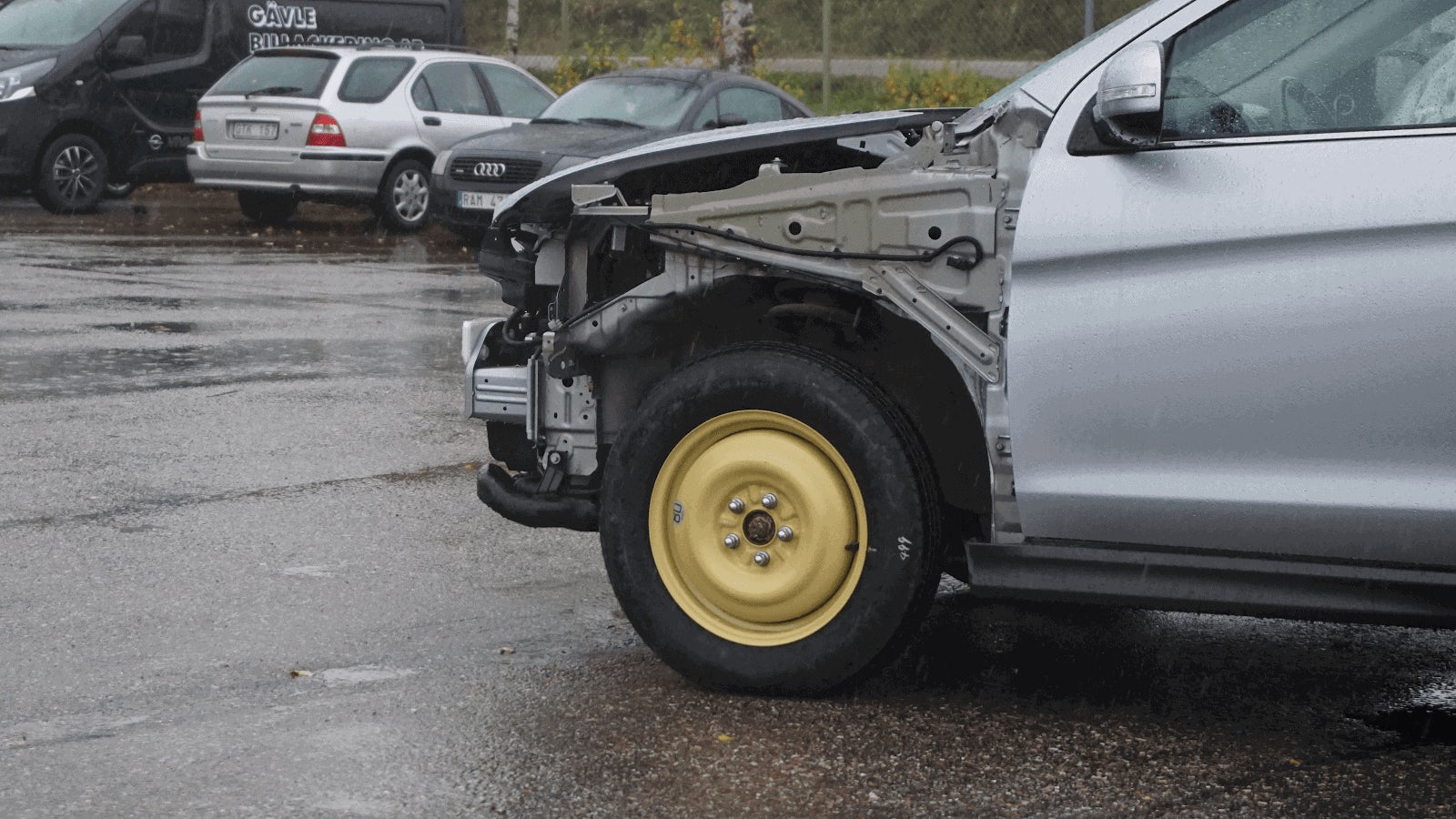 A car with a spare tire