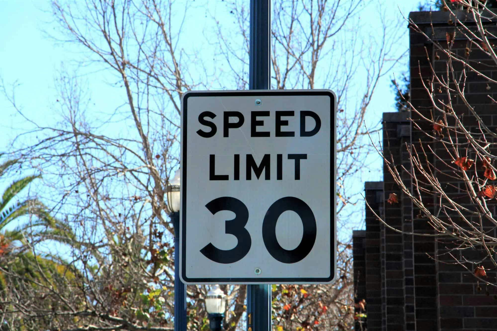 Speed limit 30 mph